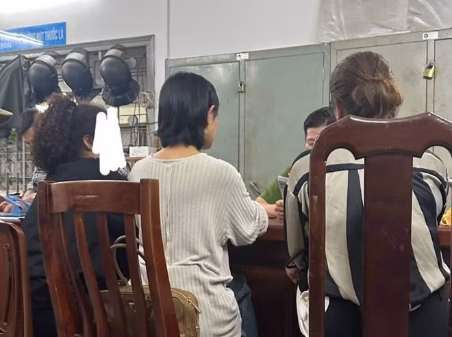 Phía Châu Bùi và ekip lên trình báo cơ quan chức năng sau vụ việc. Ảnh: Nhân vật cung cấp
