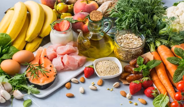 Chế độ ăn lành mạnh có lợi cho người bệnh tăng huyết áp.