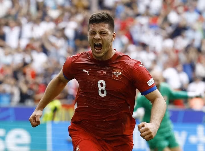 Jovic ghi bàn, Serbia 1-1 Slovenia.