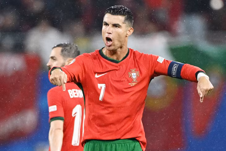 Người hâm mộ không đồng tình với hành vi của CR7
