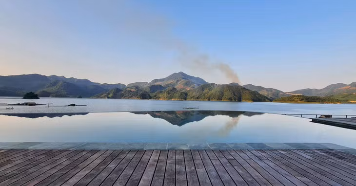 Phong cảnh núi rừng Tây Bắc tại điểm du lịch chỉ cách Hà Nội 60km. Ảnh: Xoan Retreat