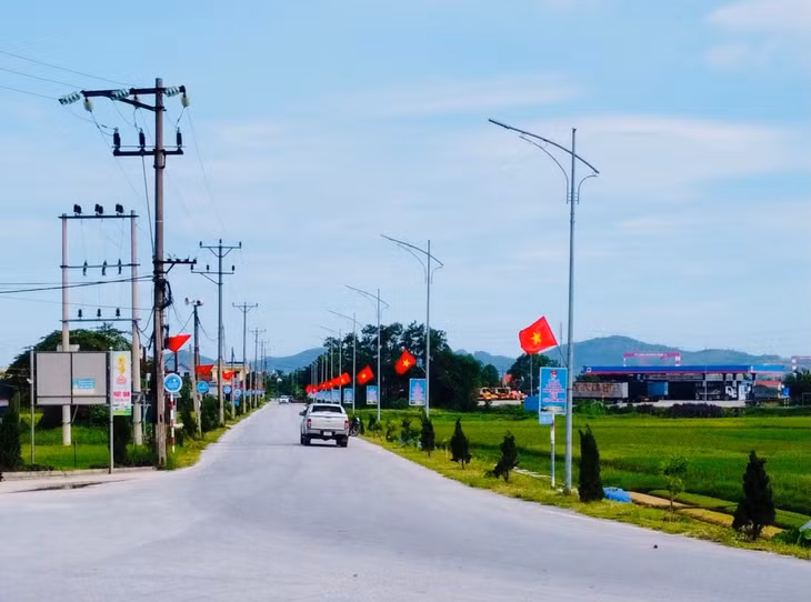 Tuyến đường kiểu mẫu ở xã Lê Lợi do Thành Đoàn Hạ Long và Đoàn Than Quảng Ninh phối hợp triển khai.