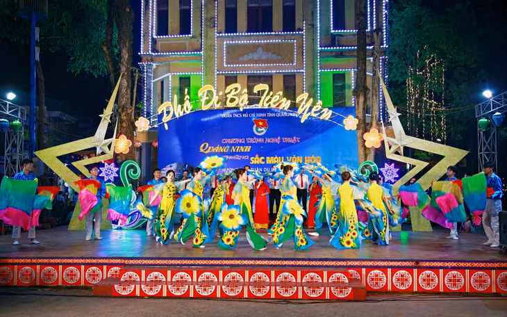 Chương trình nghệ thuật “Quảng Ninh những sắc màu văn hóa” do Tỉnh Đoàn phối hợp với UBND huyện Tiên Yên thực hiện