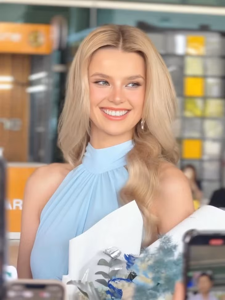 Krystyna Pyszková đến TP.HCM vào sáng 19/6.