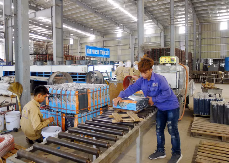 Sản xuất gạch không nung tại Công ty CP Thanh Tuyền Group (TX Đông Triều).