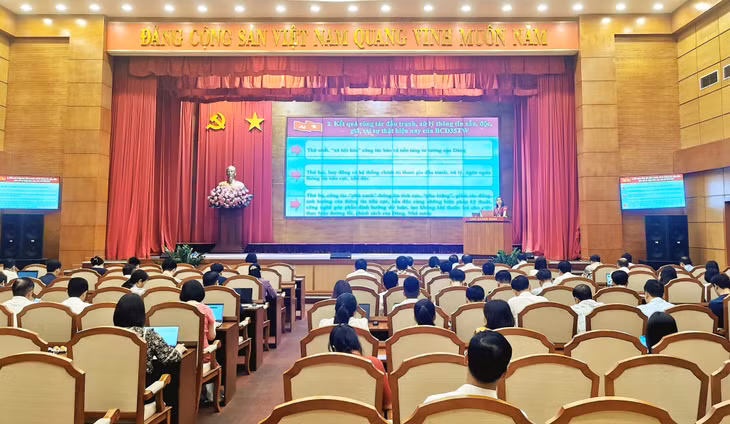 Các học viên tiếp tục nghe báo cáo chuyên đề trong buổi sáng.