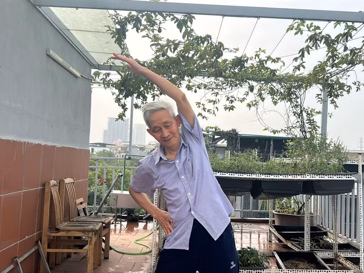 Bên cạnh việc dùng Ích Thận Vương đều đặn, ông Uyên còn vận động thường xuyên và quan tâm đến chế độ ăn uống cho người suy thận.