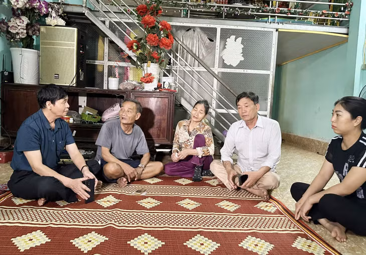 Gia đình bà Nguyễn Thị Việt (khu 8, phường Hà Phong, TP Hạ Long) là một trong các hộ được hỗ trợ chi phí tham gia BHYT.