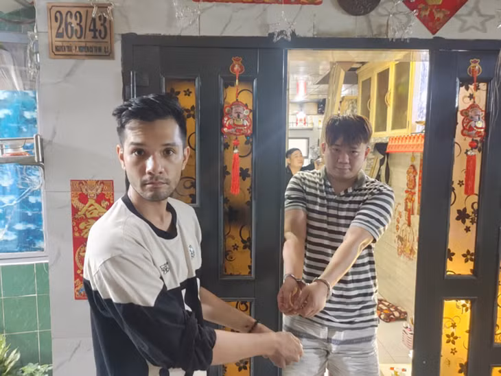 "Nam vương môi trường" Nhikolai Đinh bị bắt quả tang tàng trữ ma túy trong người và có kết quả dương tính với ma túy. Ảnh: CA