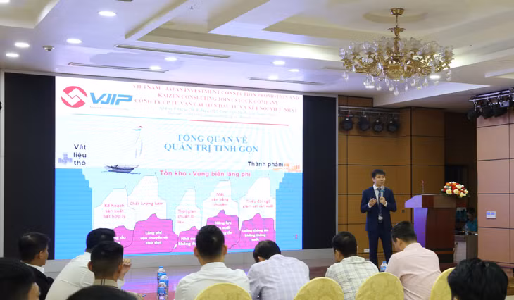 Diễn giả trình bày các nội dung 