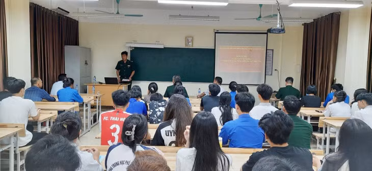 Quang cảnh buổi tuyên truyền 