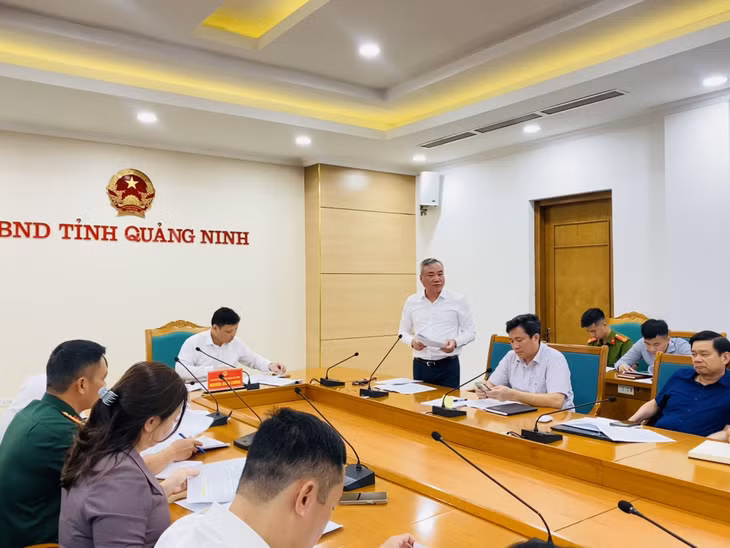 Quang cảnh cuộc họp.