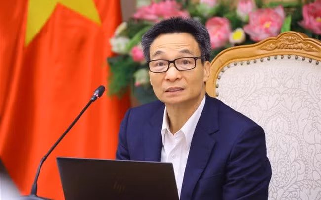 Phó Thủ tướng Vũ Đức Đam phát biểu chỉ đạo cuộc họp với các bộ, ngành về tháo gỡ khó khăn, vướng mắc về giảng dạy văn hoá trong các trường nghệ thuật, trường nghề. Ảnh: Văn Điệp/TTXVN