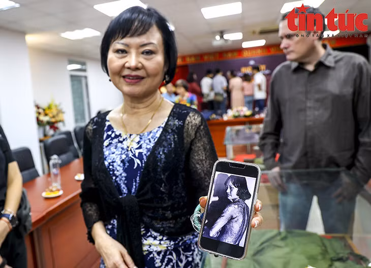 Hình ảnh bà Kim Phúc với những vết sẹo cháy da thịt của bom napalm.