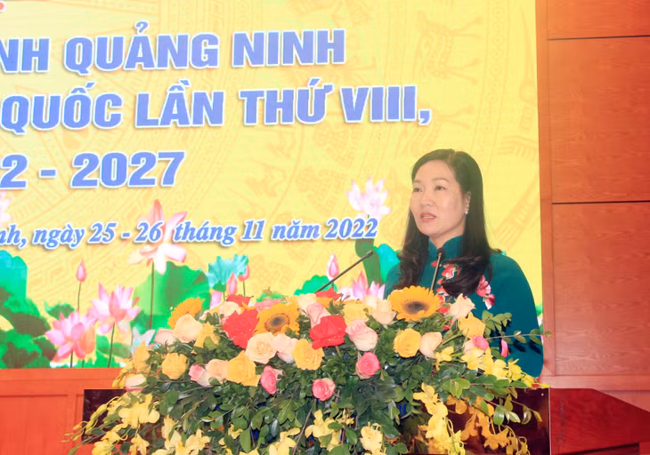 Đồng chí Nguyễn Thị Hạnh, Phó Chủ tịch UBND tỉnh, phát biểu tại Đại hội.