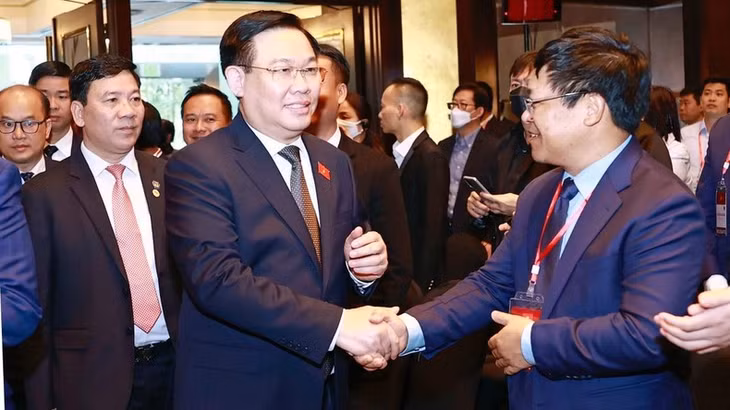 Chủ tịch Quốc hội Vương Đình Huệ đến dự Diễn đàn Đầu tư-Thương mại Việt Nam-Philippines. (Ảnh: Doãn Tấn/TTXVN)