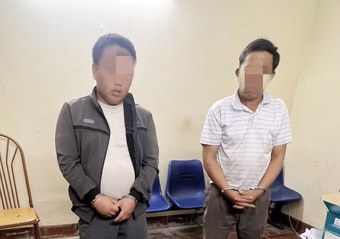 Hai đối tượng Hờ và Tỷ.