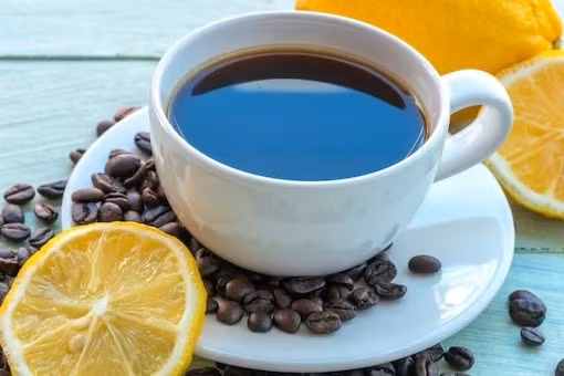 Nước chanh và cà phê không thể giúp giảm cân nhưng có thể hỗ trợ quá trình giảm cân. Ảnh: Shutterstock.