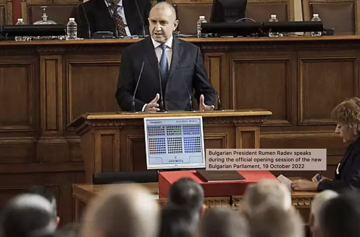 Tổng thống Bulgaria Rumen Radev phát biểu trong phiên khai mạc Quốc hội mới của Bulgaria vào 19/10/2022. Ảnh: AP