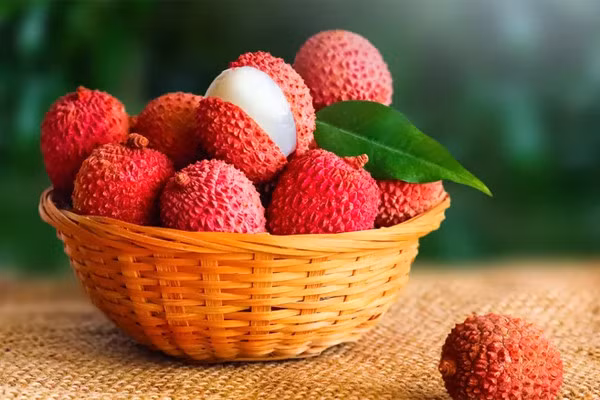 Quả vải có vị ngon ngọt nhưng ăn nhiều không tốt cho tim. Ảnh minh họa: Tastingtable