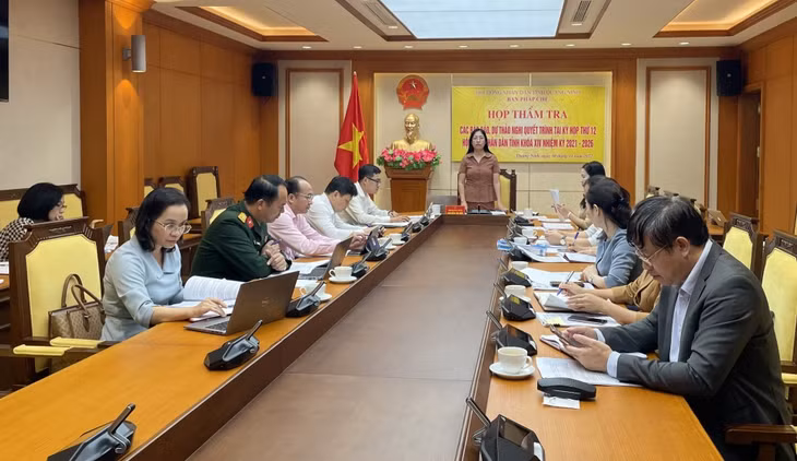 Quang cảnh cuộc họp.
