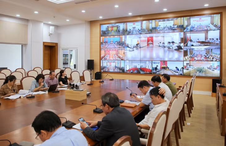 Các địa phương dự họp và báo cáo, phát biểu ý kiến trực tuyến.