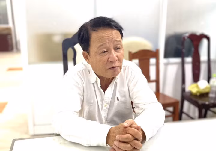 Nguyễn Mark (Lộc) tại cơ quan công an.