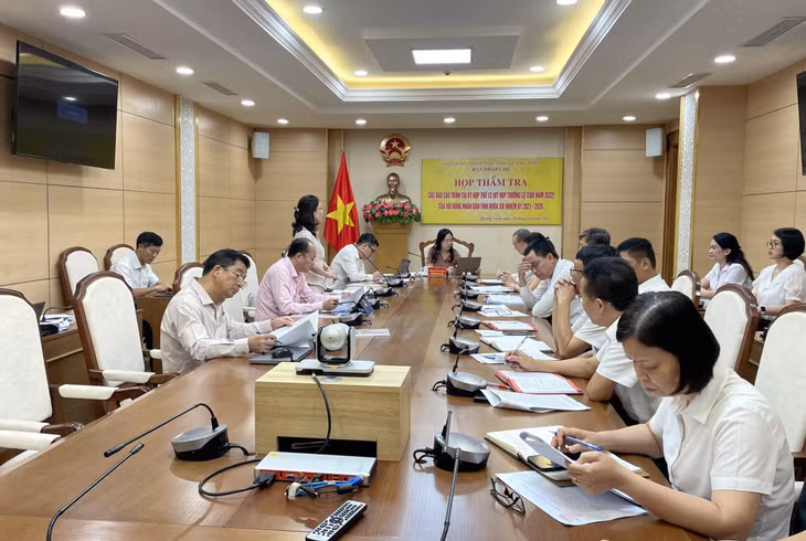 Quang cảnh buổi làm việc.