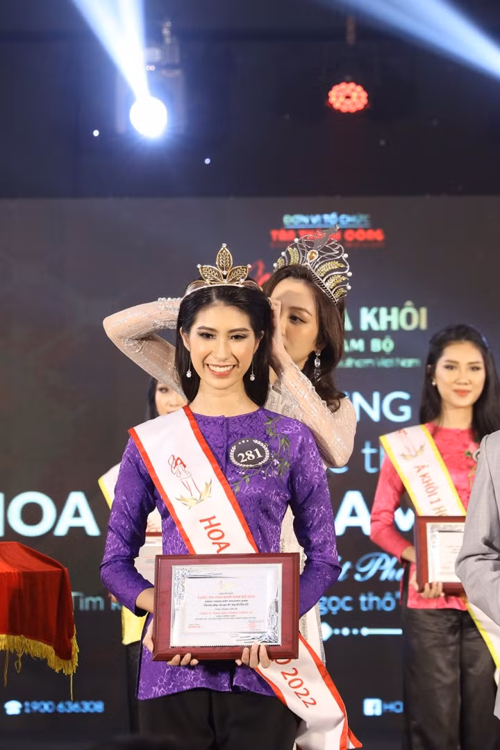 Người đẹp Kiều Nhung trở thành Hoa khôi Nam Bộ 2022.