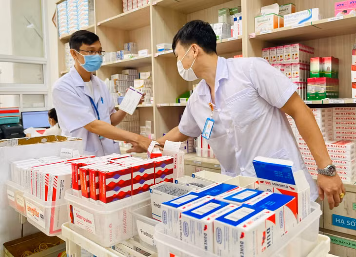 Bộ Y tế cũng thanh tra việc thực hiện quy định của pháp luật về việc quản lý chất lượng thuốc, quản lý thuốc phải kiểm soát đặc biệt và đấu thầu, mua sắm thuốc, trang thiết bị, vật tư y tế (Ảnh: minh hoạ)