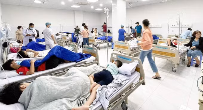 Học sinh trường Ishcool nghi bị ngộ độc điều trị tại Bệnh viện 22/12, trưa 18/11. Ảnh: Bệnh viện cung cấp