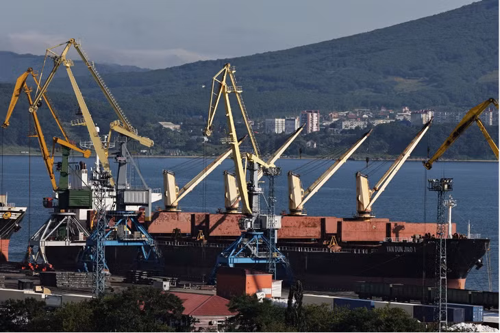 Cảng Vostochny ở bờ vịnh Nakhodka gần Nakhodka, Nga (nguồn: Reuters)