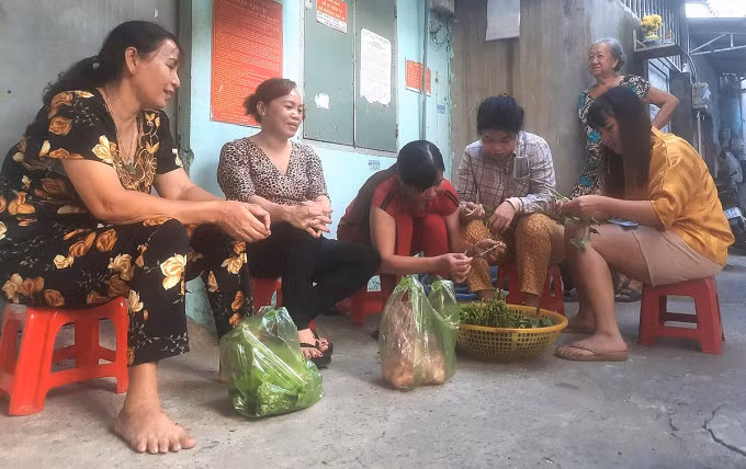 Công nhân thất nghiệp thuê trọ ở quận 12. Ảnh: Lê Tuyết