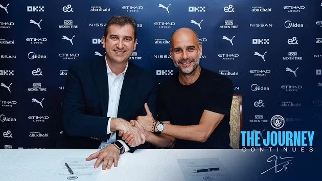 Pep đồng ý ở lại Man City.