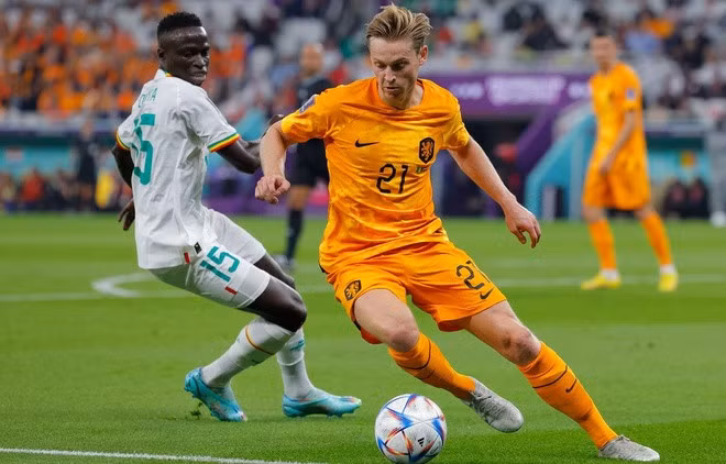 De Jong có trận đấu xuất sắc trước Senegal. Ảnh: Reuters.