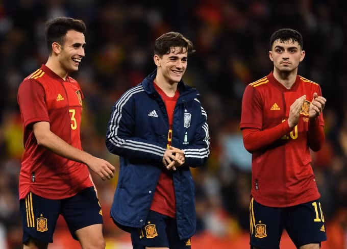 Garcia, Gavi và Pedri, từ trái qua, là những gương mặt trẻ được Enrique tin tưởng trao cơ hội dự World Cup 2022. Ảnh: AP