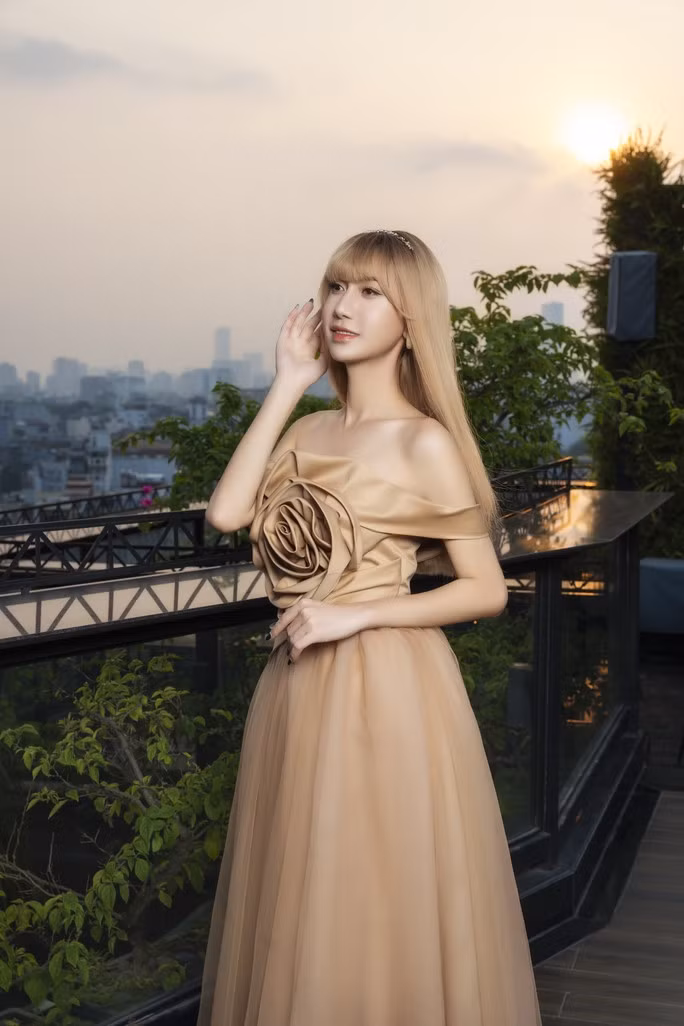 Lynk Lee phẫu thuật lần 8, hoàn tất chuyển giới nhưng vẫn còn ôm hận - Ảnh 2.