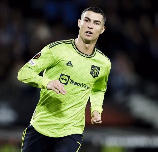 Ronaldo bị trừng phạt dù đã chia tay Man Utd.