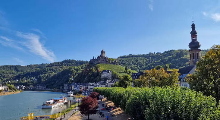 Lâu đài Reichsburg là điểm nhấn nổi bật tại thị trấn Cochem. Ảnh: Nguyễn Tất Thịnh