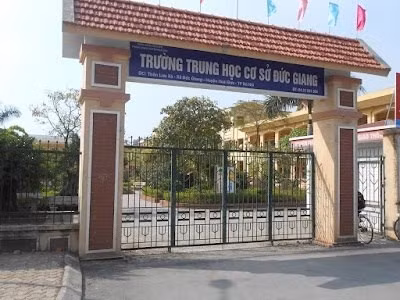 Ha Noi: Khan truong xac minh vu hoc sinh lop 9 nhay tu tang 3 hinh anh 1