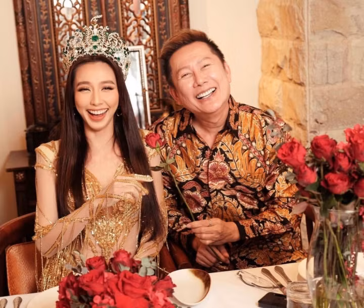 Theo lời ông Nawat, Thùy Tiên là hoa hậu mang lại lợi nhuận nhiều nhất cho cuộc thi Miss Grand International từ trước đến nay.