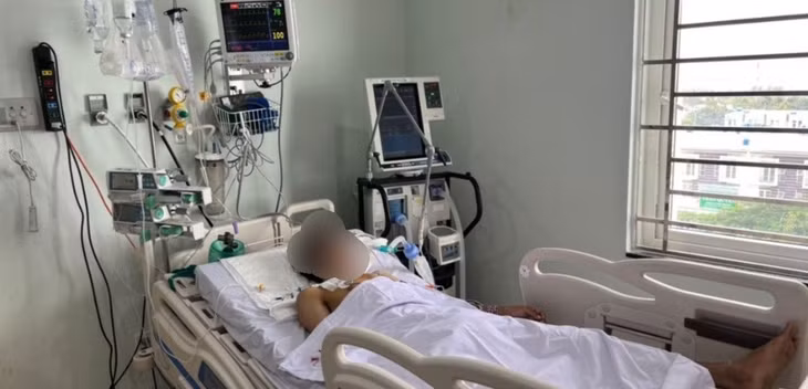Hiện các cơ quan chức năng vẫn đang tiến hành điều tra nguyên nhân vụ ngộ độc rượu nói trên. Ảnh: PV