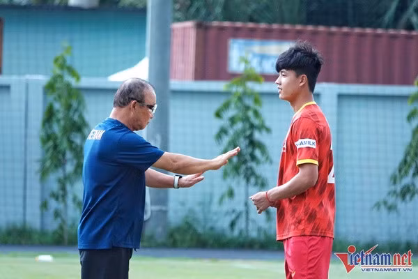 nhưng thực tế quá hiếm hoi cho các nhân tố trẻ ra sân trong màu áo tuyển Việt Nam suốt 5 năm qua.