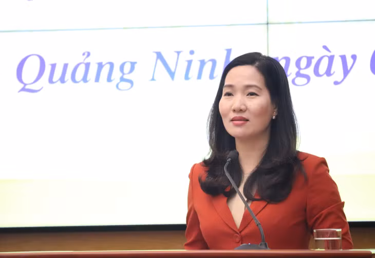 Đồng chí Nguyễn Thị Hạnh, Phó Chủ tịch UBND tỉnh phát biểu tại hội nghị.