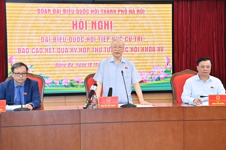 Tổng Bí thư Nguyễn Phú Trọng phát biểu tại buổi tiếp xúc cử tri đơn vị bầu cử số 1, Thành phố Hà Nội. Ảnh: ĐĂNG KHOA