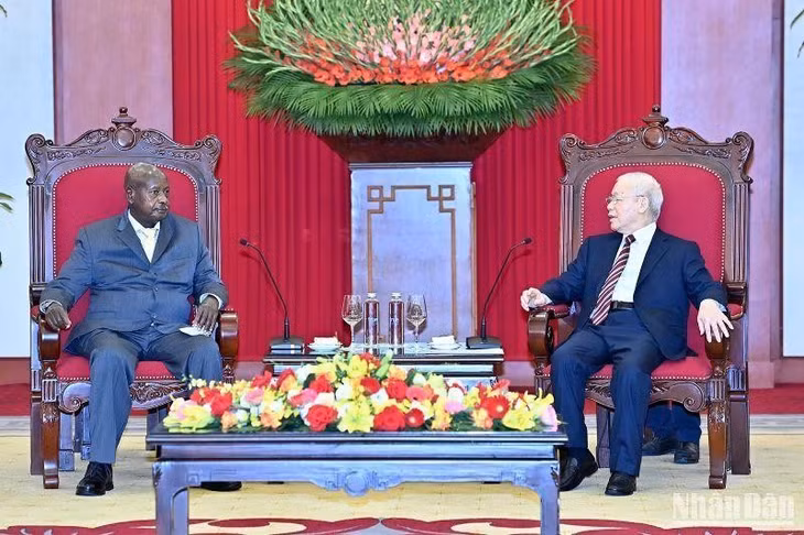 Tổng Bí thư Nguyễn Phú Trọng và Tổng thống Cộng hòa Uganda Yoweri Kaguta Museveni tại buổi tiếp. (Ảnh: ĐĂNG KHOA)