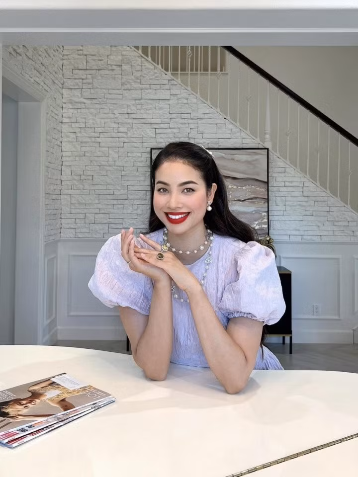 Hoa hậu Phạm Hương