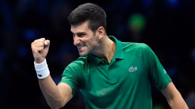Djokovic mừng chiến thắng sau 3 giờ 9 phút trước Medvedev. Ảnh: AP