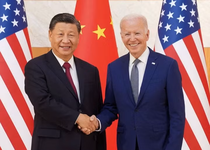 Chủ tịch Trung Quốc Tập Cận Bình và Tổng thống Mỹ Joe Biden tại cuộc gặp trước thềm Hội nghị thượng đỉnh G20 ở Bali, Indonesia. (Ảnh: Reuters)