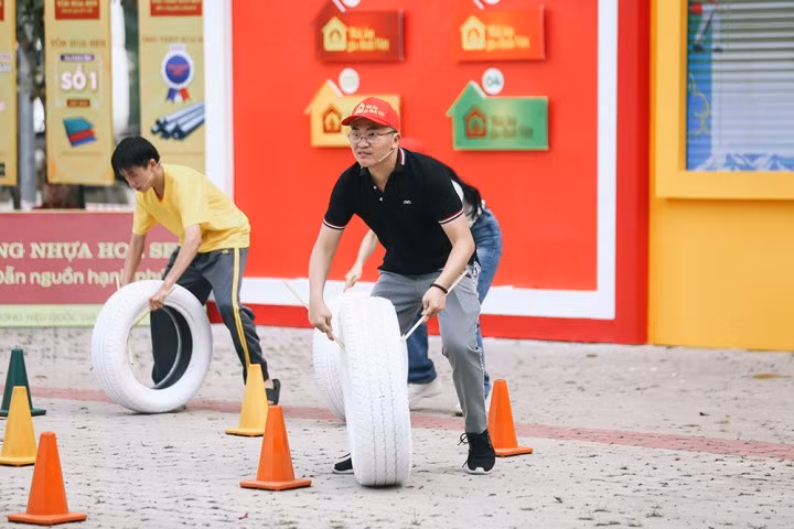 MC Đại Nghĩa hết mình trong các thử thách của chương trình